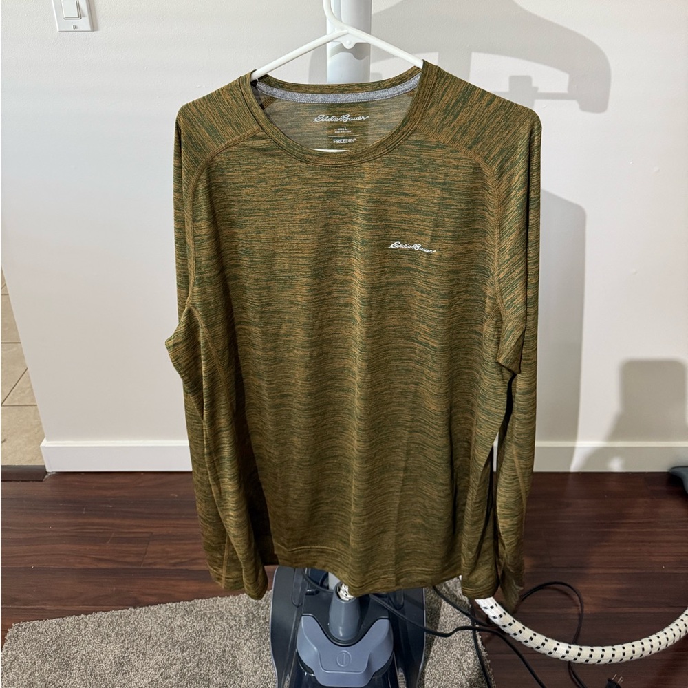 Eddie Bauer Green Long Sleeve Tee with Crew Neck